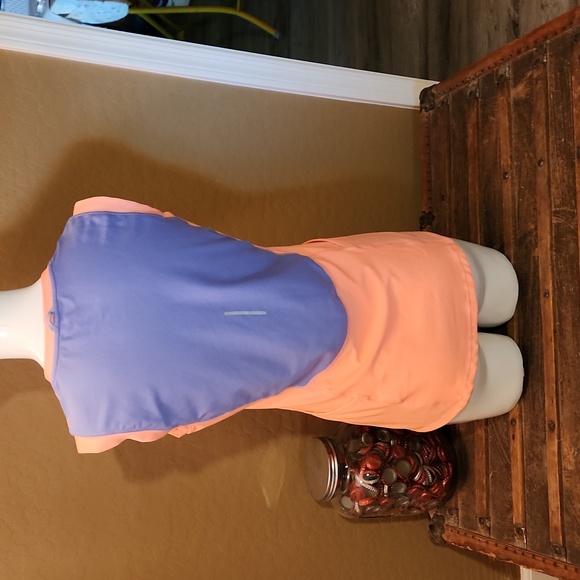 Nike Dri-Fit Running Gear with Tank and Shrug (0741) - Picture 3 of 11